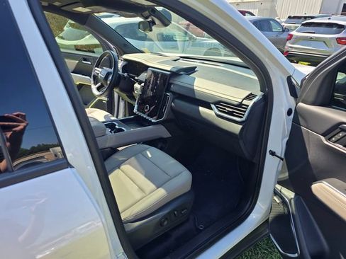 Used 2025 GMC Acadia Elevation w/ Elevation Premium Package FWD image 39