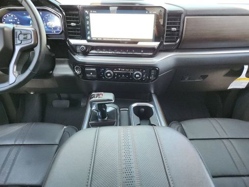 Used 2024 Chevrolet Silverado 1500 High Country w/ Midnight Edition image 15