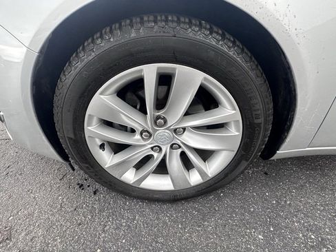 Used 2015 Buick Regal image 9