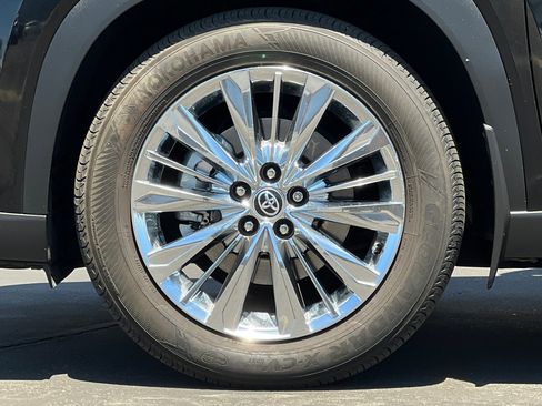 Certified 2024 Toyota Grand Highlander AWD image 26