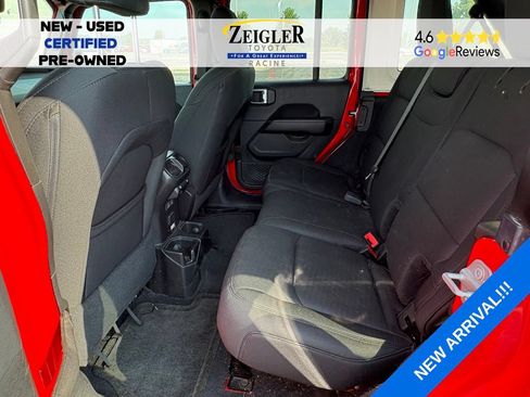 Used 2019 Jeep Wrangler Unlimited Sahara AWD/4WD image 8