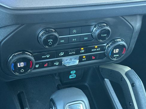 New 2025 Ford Bronco Badlands image 21