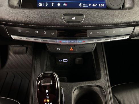 Used 2022 Cadillac XT4 Premium Luxury w/ Safety Alert Package image 12