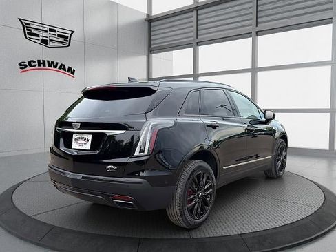 Used 2025 Cadillac XT5 Sportv w/ LPO, Onyx Lite Package AWD/4WD image 4