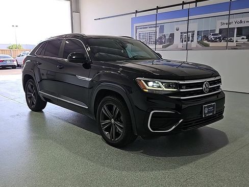 Certified 2022 Volkswagen Atlas Cross Sport SEL R-Line w/ Cross Sport MDO Package AWD/4WD image 2