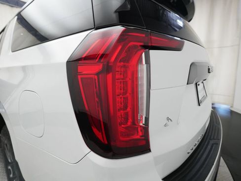 Used 2021 GMC Yukon XL AT4 w/ Technology Package AWD/4WD image 34