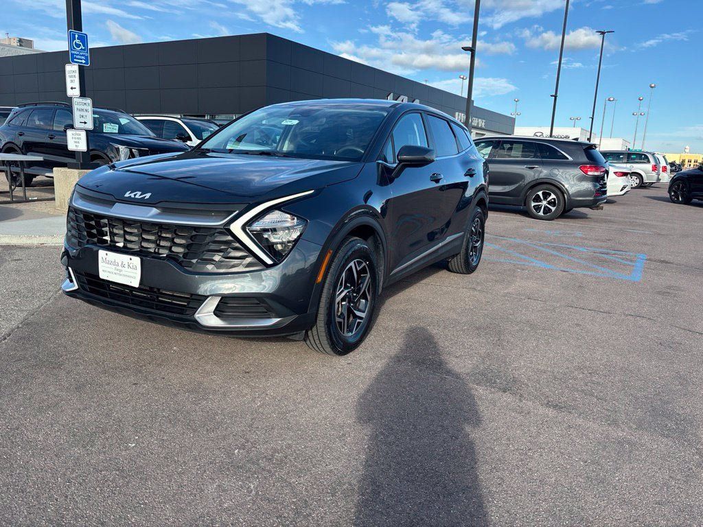 Used 2023 Kia Sportage LX AWD/4WD image 1
