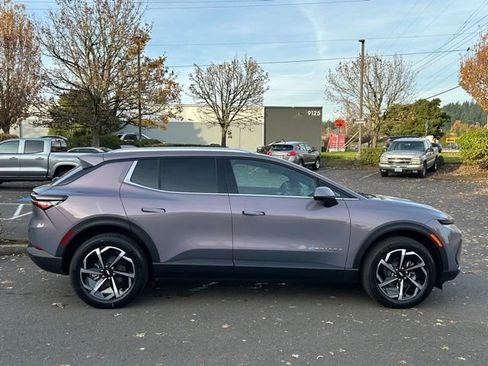 New 2026 Chevrolet Equinox EV LT AWD/4WD image 9
