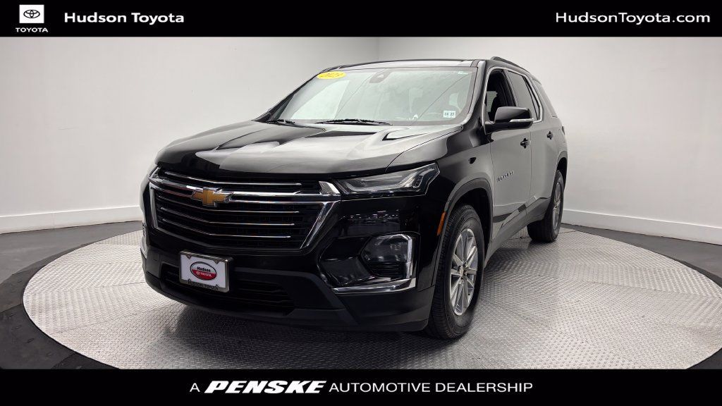 Used 2023 Chevrolet Traverse LT w/ LPO, Floor Liner Package AWD/4WD image 1