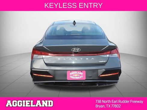 Used 2025 Hyundai Elantra Limited FWD image 5