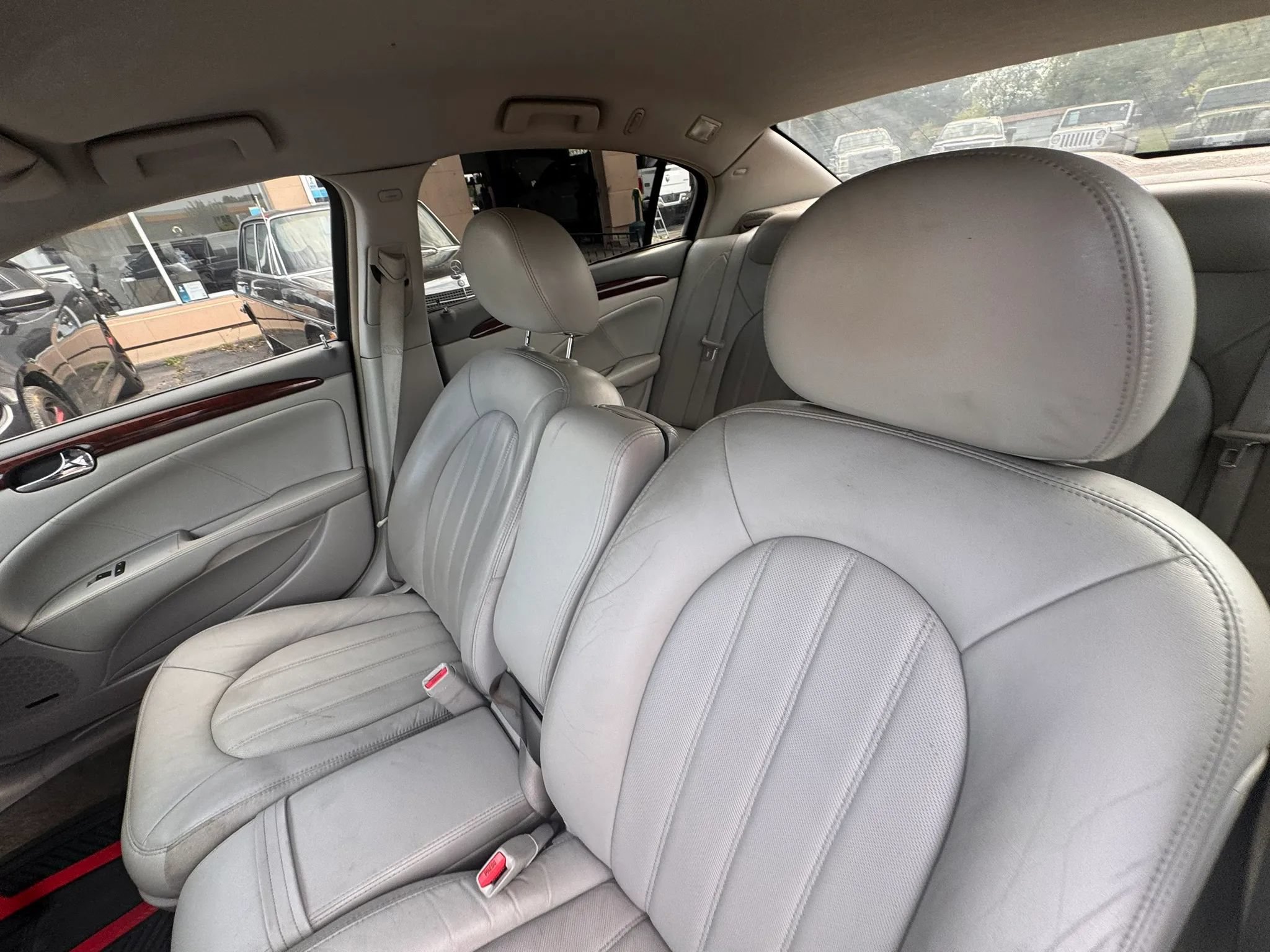 Used 2009 Buick Lucerne CXL FWD image 12