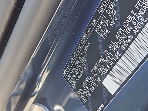 Certified 2024 Volvo XC60 B5 Plus w/ Climate Package AWD/4WD image 7