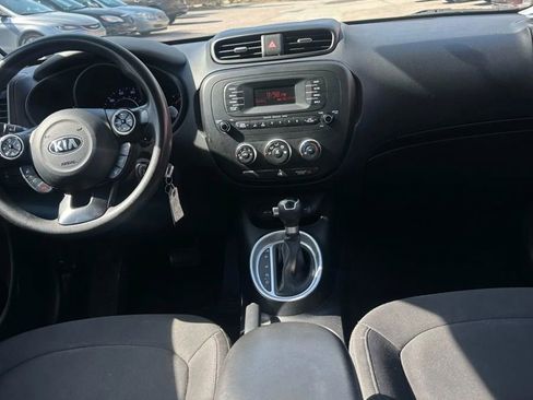 Used 2014 Kia Soul FWD image 9