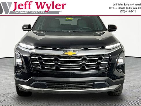 New 2026 Chevrolet Equinox LT w/ Convenience Package II FWD image 2