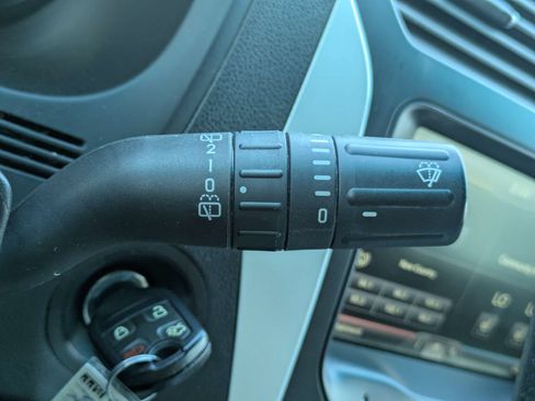 Used 2014 Ford Explorer XLT w/ Equipment Group 202A FWD image 30