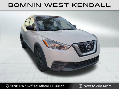 Used 2019 Nissan Kicks SV image 1