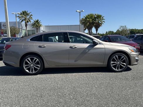 Used 2024 Chevrolet Malibu LT FWD image 2
