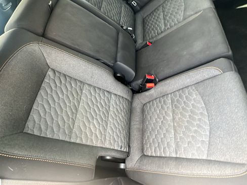 Used 2019 Chevrolet Equinox LT w/ Sun & Navigation Package image 18