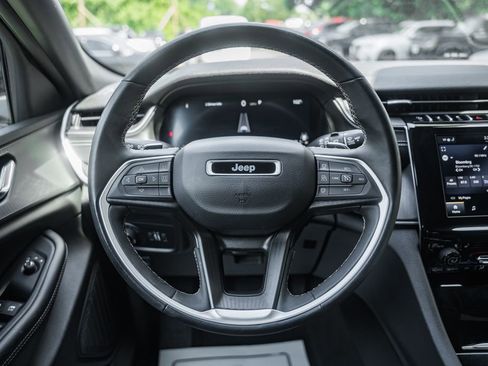 Used 2024 Jeep Grand Cherokee Altitude image 26