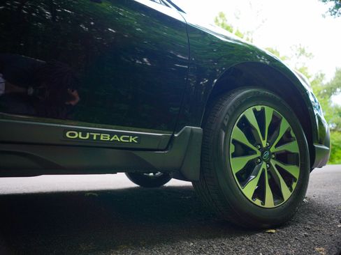Used 2017 Subaru Outback 2.5i Limited AWD/4WD image 5