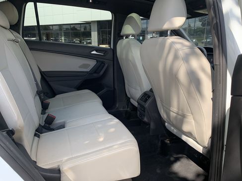 Used 2019 Volkswagen Tiguan SEL Premium R-Line AWD/4WD image 34