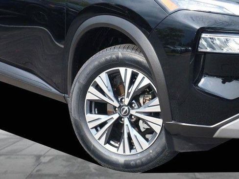 Used 2023 Nissan Rogue SV AWD/4WD image 3