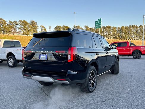 Used 2025 Ford Expedition Platinum image 7