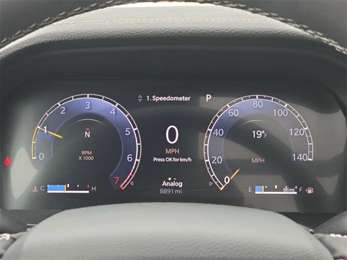 Used 2025 Jeep Grand Cherokee Limited w/ Black Appearance Package image 12