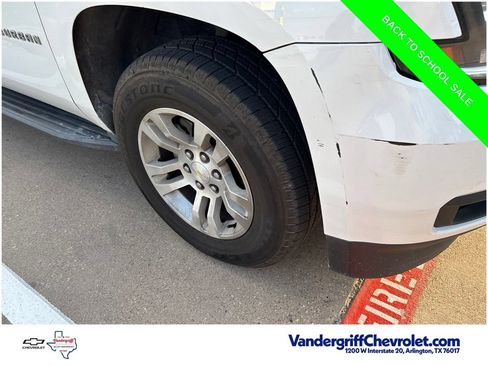 Used 2018 Chevrolet Suburban LT RWD image 5