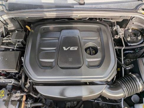 Used 2017 Jeep Grand Cherokee Overland image 22