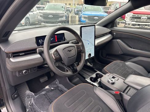 Certified 2022 Ford Mustang Mach-E GT image 11