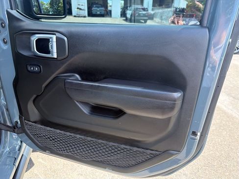 Used 2024 Jeep Wrangler Unlimited AWD/4WD image 15