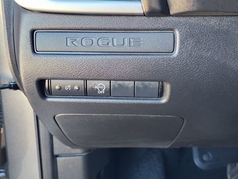 Used 2025 Nissan Rogue S FWD image 21