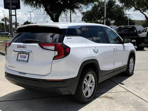 Used 2024 GMC Terrain SLE FWD image 5