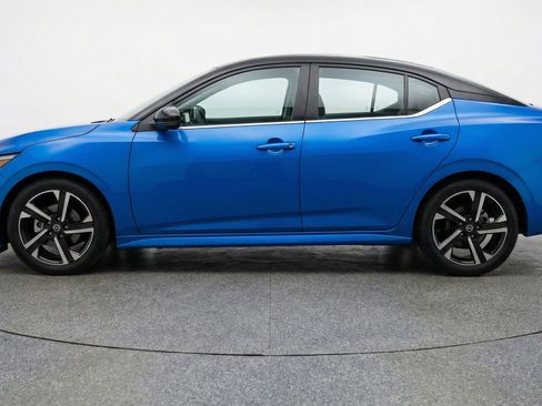 Used 2025 Nissan Sentra SV image 5