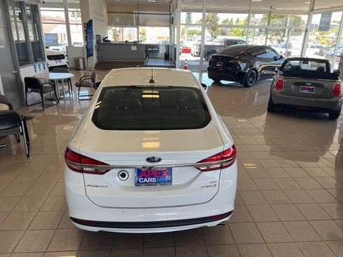 Used 2017 Ford Fusion SE w/ Equipment Group 602A FWD image 7