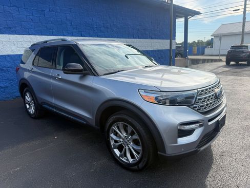 Used 2020 Ford Explorer Limited w/ Class III Trailer Tow Package AWD/4WD image 3