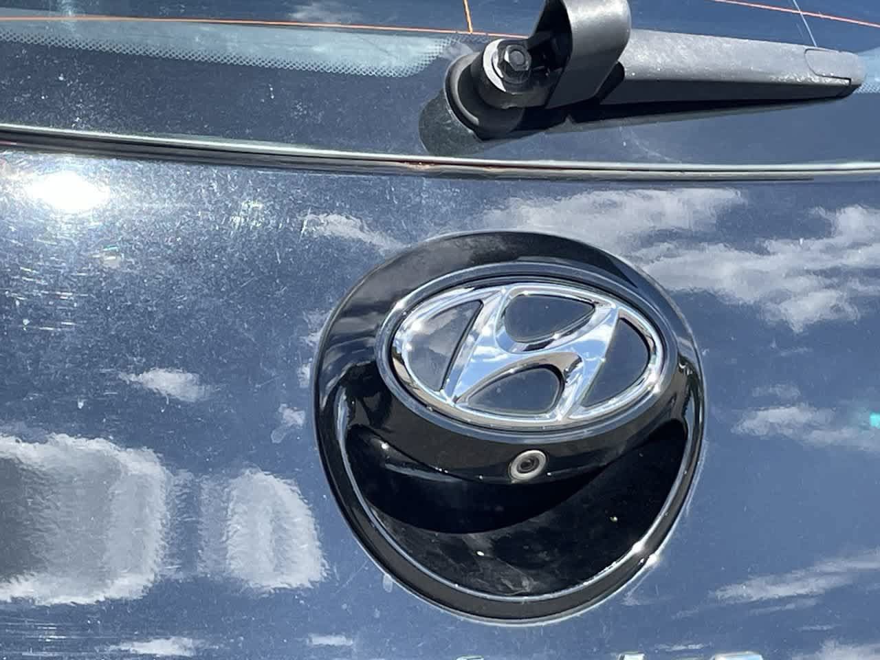 Used 2016 Hyundai Veloster Turbo FWD image 36