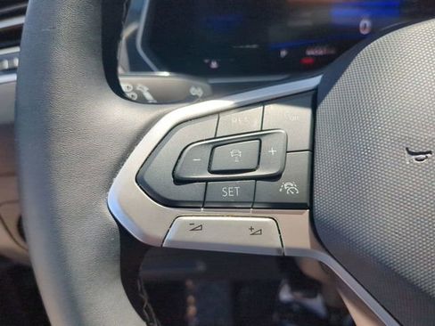 Certified 2024 Volkswagen Tiguan SE image 28