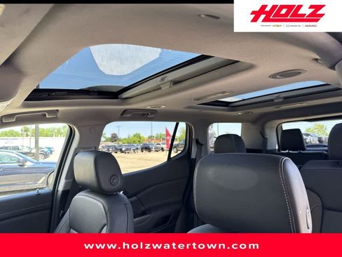 Certified 2023 GMC Acadia SLT w/ Preferred Package AWD/4WD image 14