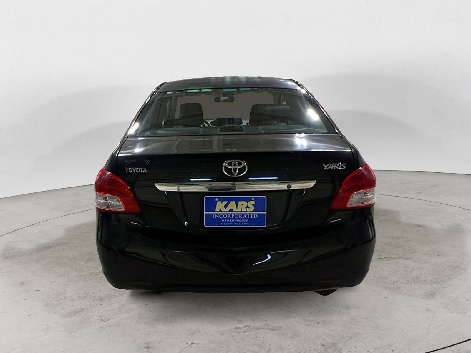 Used 2010 Toyota Yaris Sedan FWD image 5