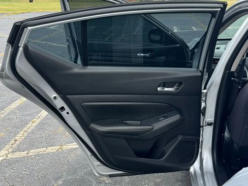 Used 2019 Nissan Altima 2.5 S FWD image 15