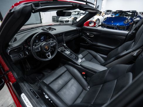 Used 2019 Porsche 911 AWD/4WD image 21