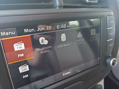 Certified 2025 Kia Soul LX w/ LX Technology Package FWD image 14