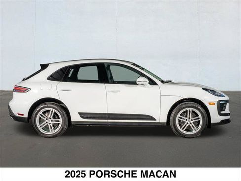 Used 2025 Porsche Macan AWD/4WD image 6