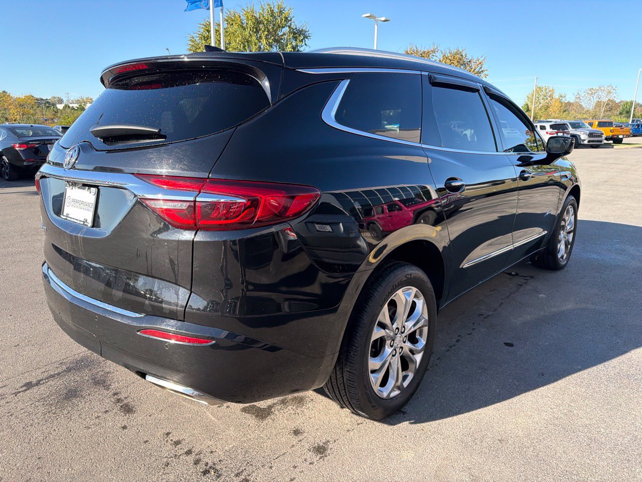 Used 2020 Buick Enclave Avenir w/ Avenir Technology Package AWD/4WD image 9
