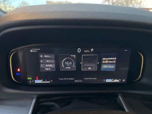 Used 2025 Jeep Wagoneer Series II w/ Premium Group I image 3