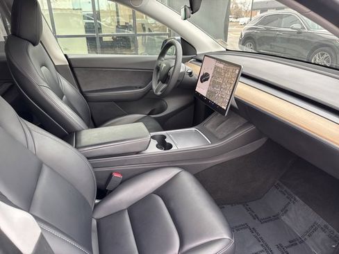 Used 2021 Tesla Model Y Long Range image 22