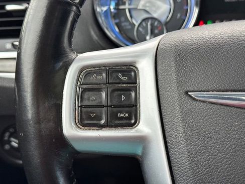 Used 2011 Chrysler 300 C RWD image 22
