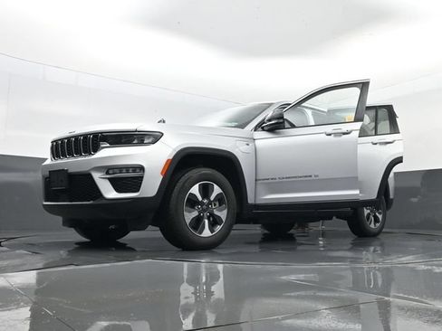 Used 2023 Jeep Grand Cherokee 4WD 4xe image 35